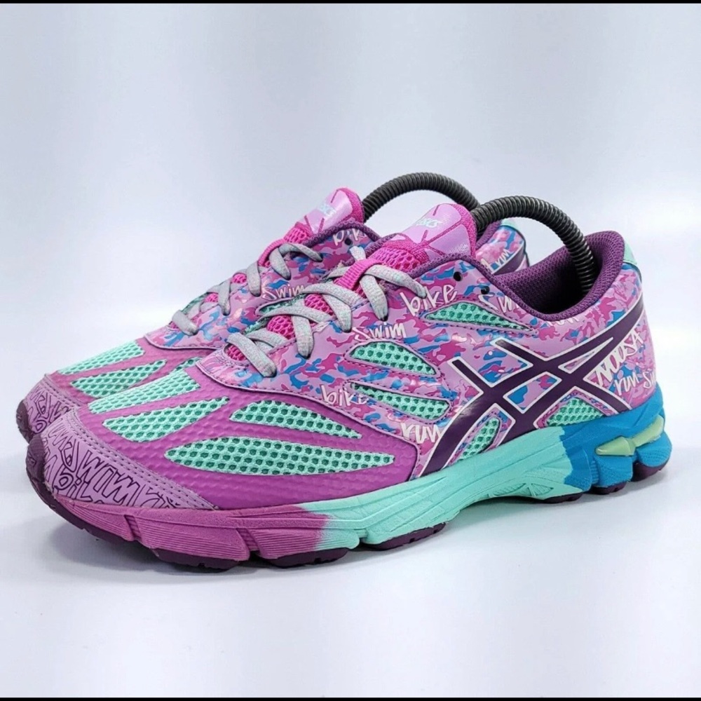 ASICS Size 7 like new